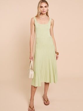 Sleeveless Backless Pleated Midi Dress in Light Green